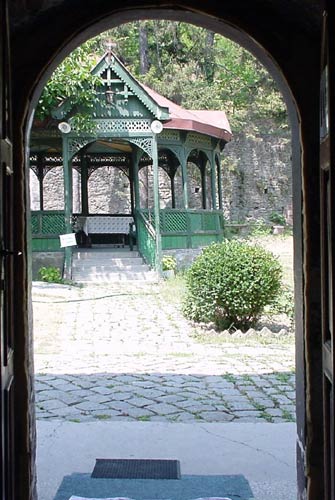 Manastir Rakovica 8 manastir rakovica pogled 1